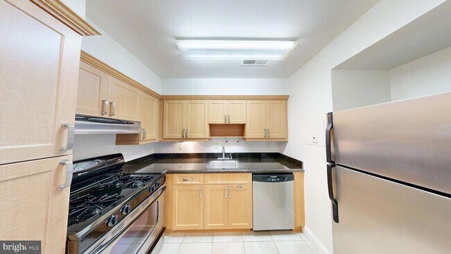 Building Photo - 2114 Bonnywood Ln