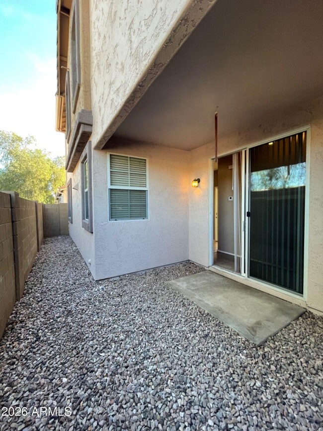 Building Photo - 10024 E Isleta Ave