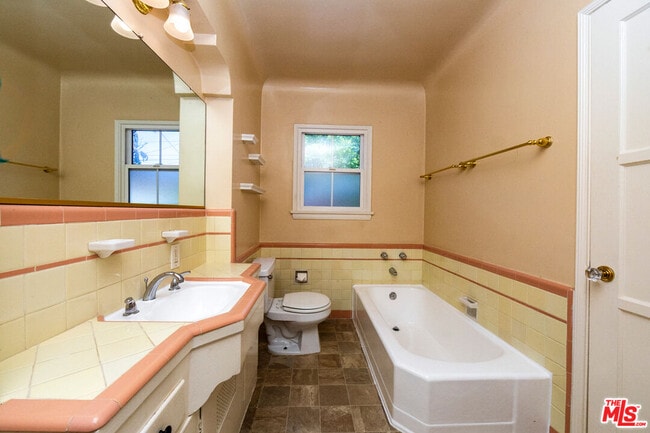 Building Photo - 6353 W 82nd St