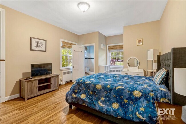 Building Photo - Beautiful 4 Bedroom, 2.5 Bath home Near Ke...