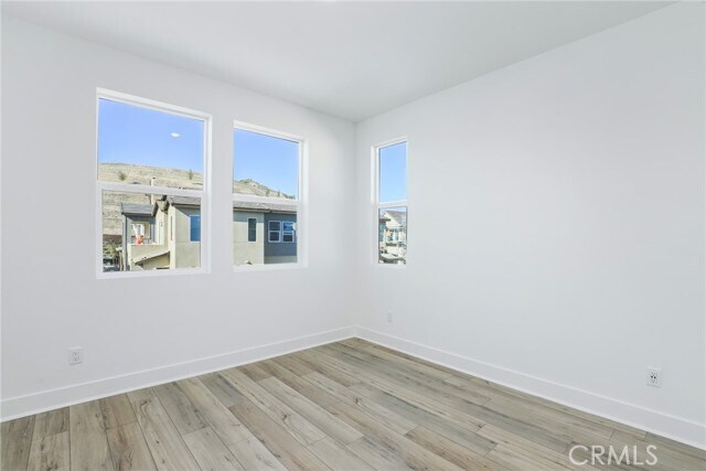 Building Photo - 27213 Tamarack Ln