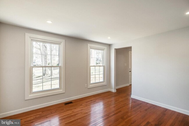 Building Photo - 9003 Fox Lair Dr