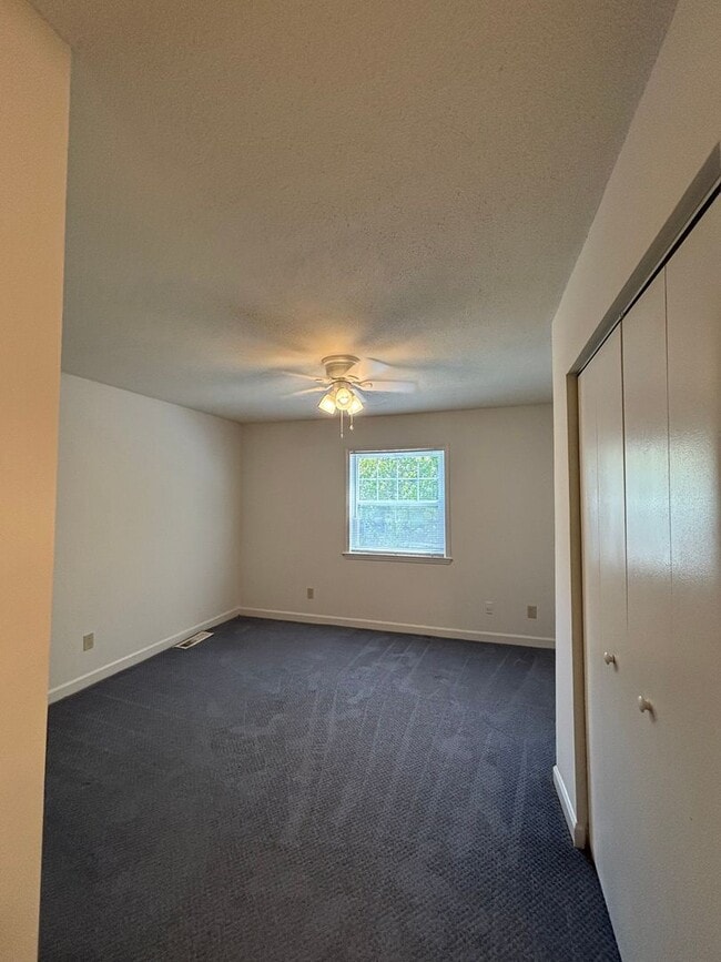 Building Photo - 2516 Avent Ferry Rd