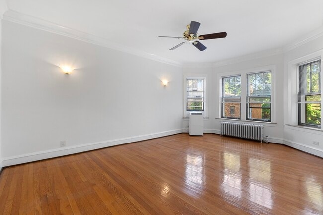 Building Photo - 816 Mulford St