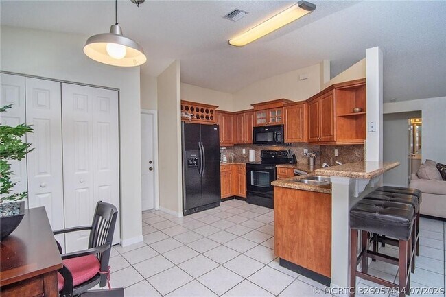 Building Photo - 4297 Pine Ridge Ct