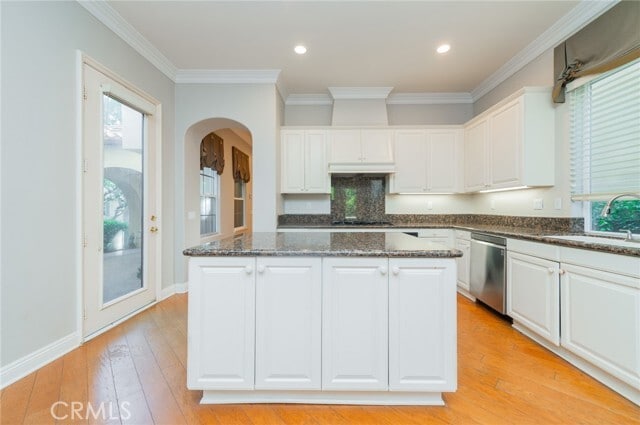 Building Photo - 24 Sebastian