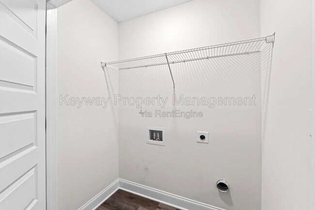 Building Photo - 315 Sumac Trail