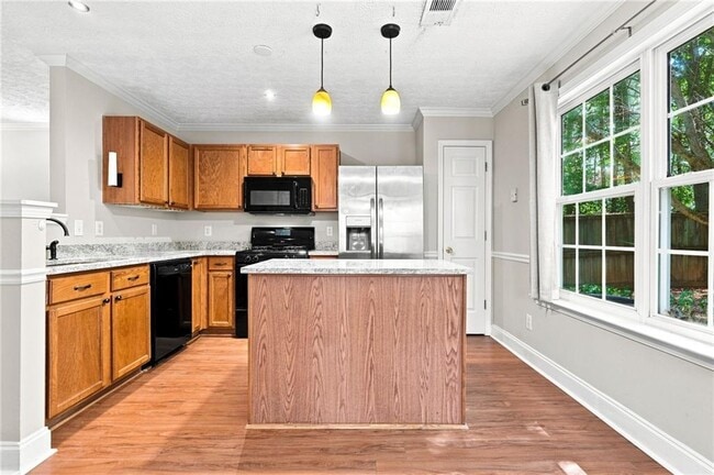 Building Photo - 225 Osmanthus Way