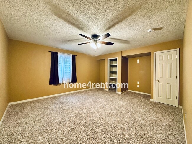 Building Photo - Maintenance Free! Main level Master, Finished Basement and Wood Floors in the Kitchen! *Brand New...