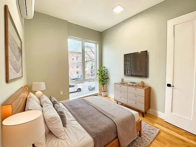 Building Photo - 2 bedroom in BROOKLYN NY 11233