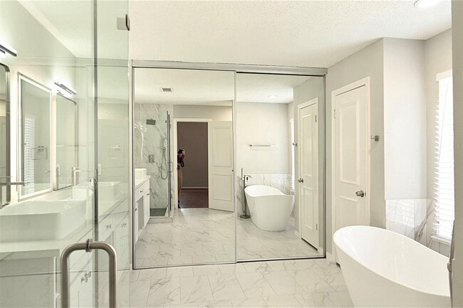 Building Photo - 3114 Hollow Creek Ct