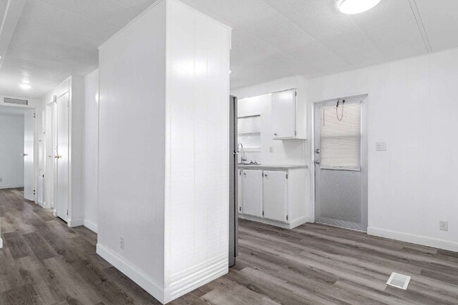 Building Photo - Charming Updated Home Near Spanish Springs in The Villages