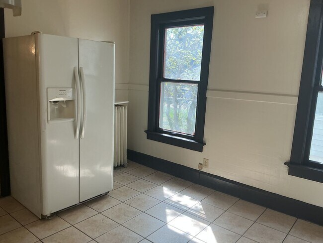 Building Photo - 800-802 S 32nd St