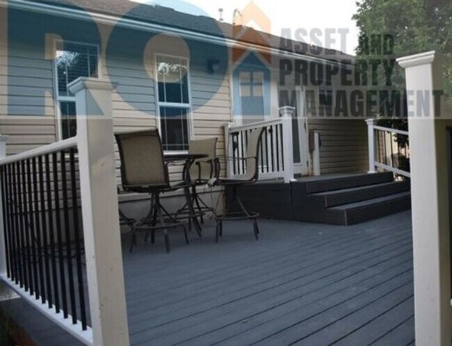 Building Photo - Charming 3-Bed 2-Bath House for Rent in We...