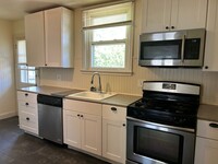 Building Photo - Updated 3 Bedroom, 1.5 Bath Rowhome