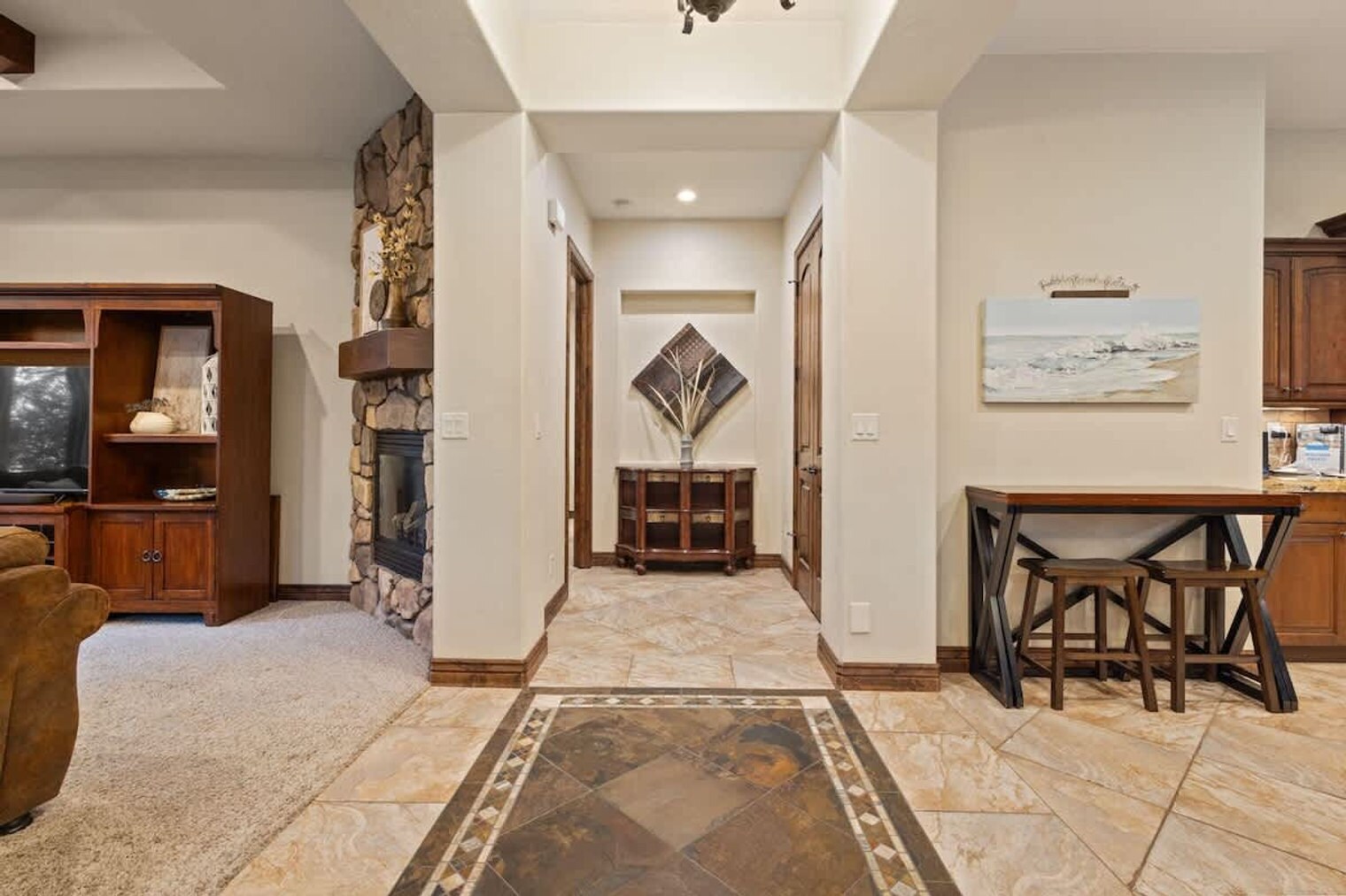 Building Photo - 1922 N Pebble Beach Dr