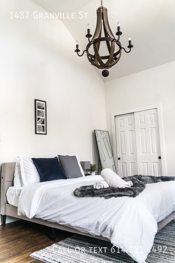 Building Photo - 1487 Granville St