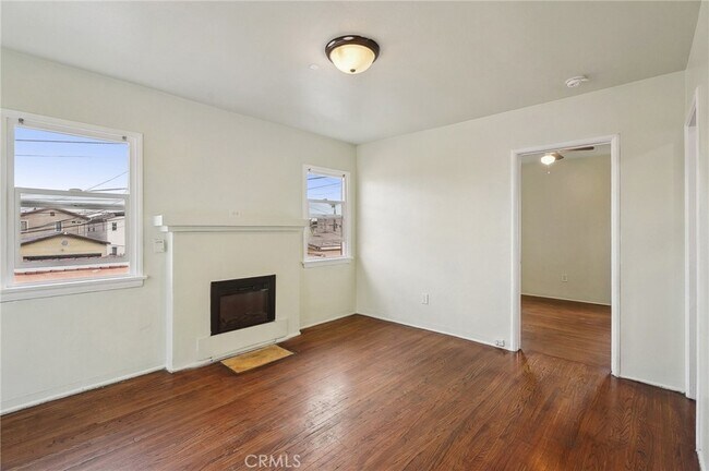 Building Photo - 122 W 110th St