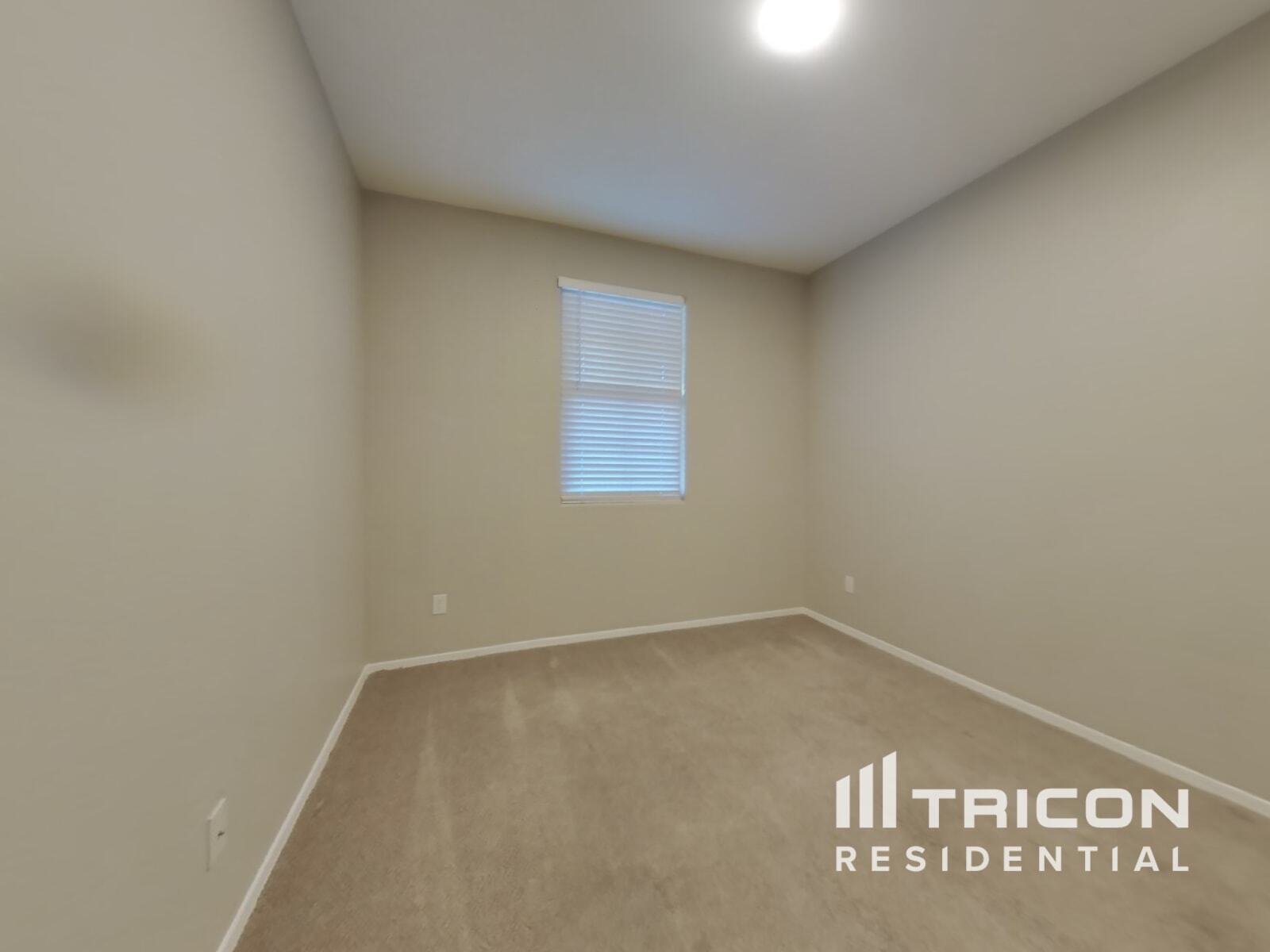 Building Photo - 14875 N 177th Ave