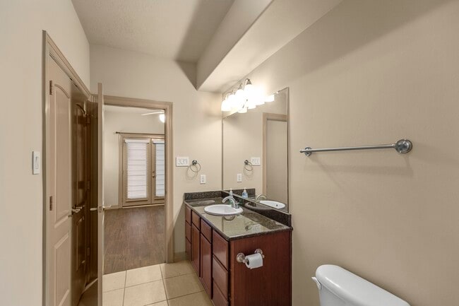 Building Photo - 1607 Bass St