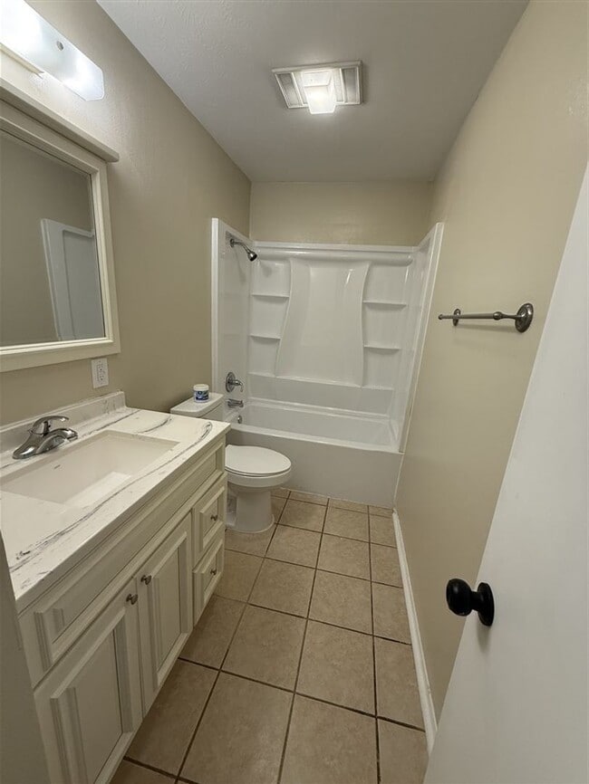 Building Photo - Recently updated in 2026 - Lovely 3 bedroom 2 bath home for lease in south Bossier City LA 71112