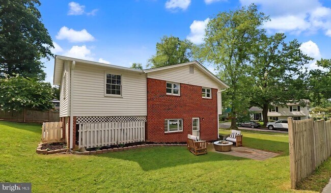 Building Photo - 11419 Lund Pl