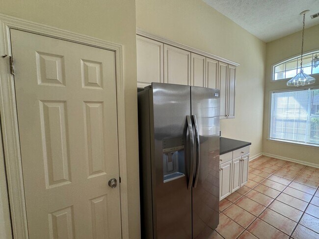 Building Photo - End of Cul-de-sac home