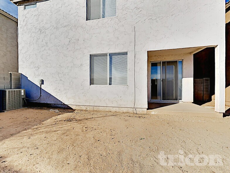 Building Photo - 4925 S 15th Pl