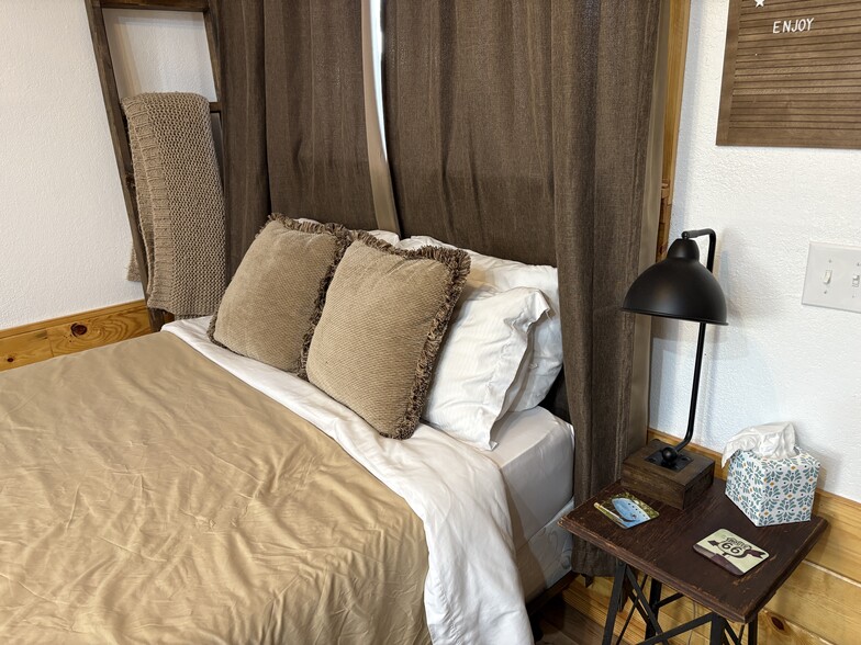 Building Photo - 3345 E 30th St