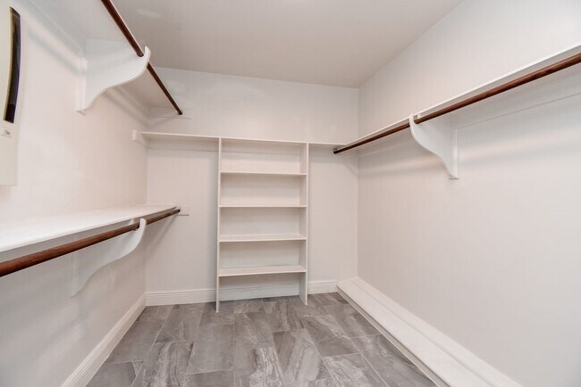 Building Photo - 21338 Park Villa Dr