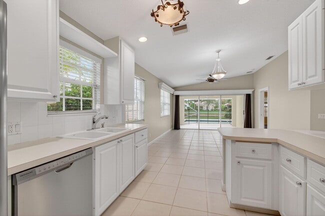 Building Photo - 8148 Montserrat Pl