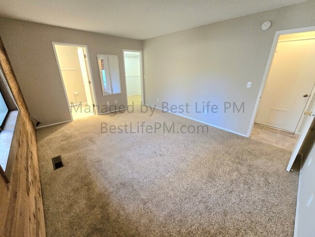 Building Photo - 9 Mountain Cir