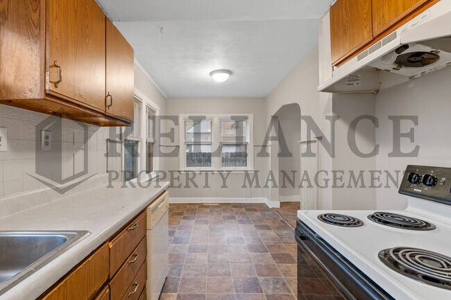 Building Photo - 1218 E Morris St