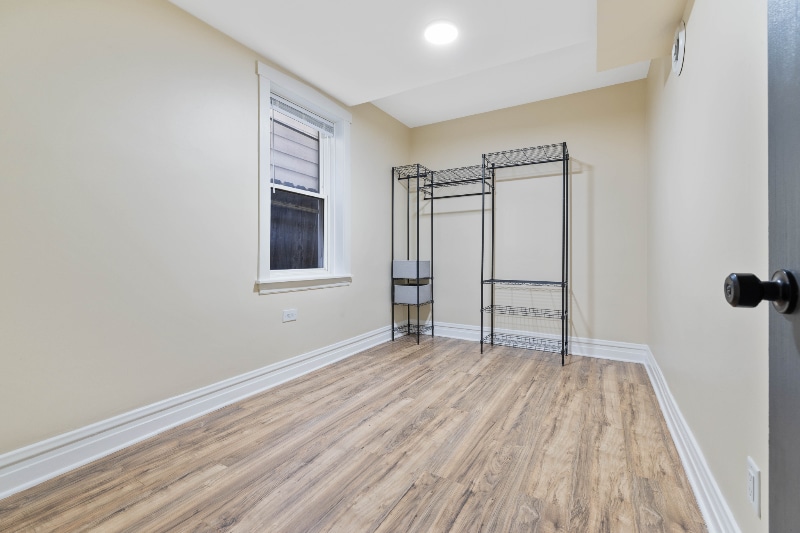 Building Photo - 2645 N Ridgeway Ave