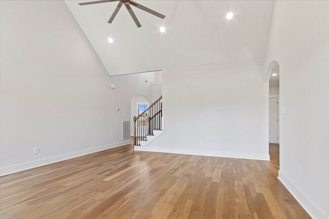 Building Photo - NEW Move in Ready Home!