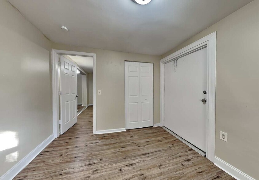 Building Photo - 4967 SW 4th St