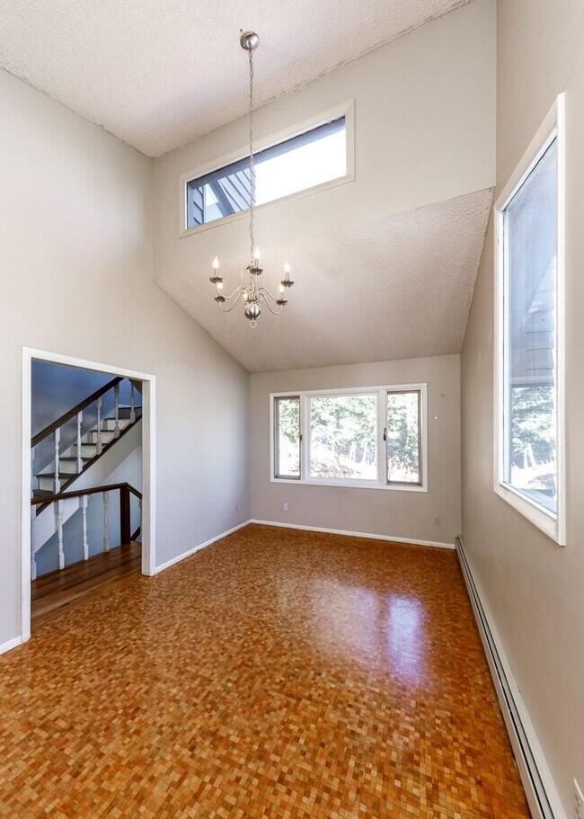 Building Photo - Palmer Park 3 bedroom