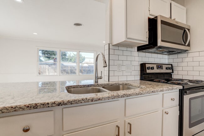 Building Photo - 4008 26th St