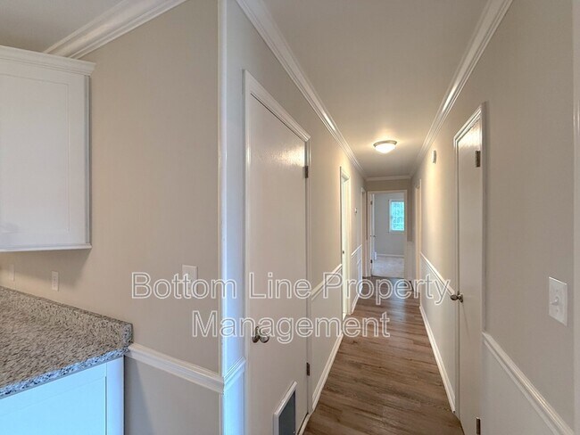 Building Photo - 4050 Leafmore St