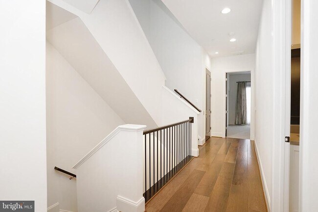 Building Photo - 44655 Provincetown Dr