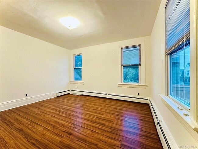 Building Photo - 4 Bancker Pl