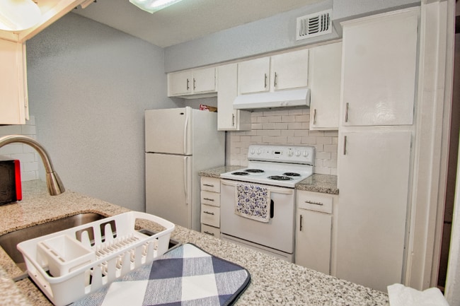Building Photo - 4641 Wild Indigo St