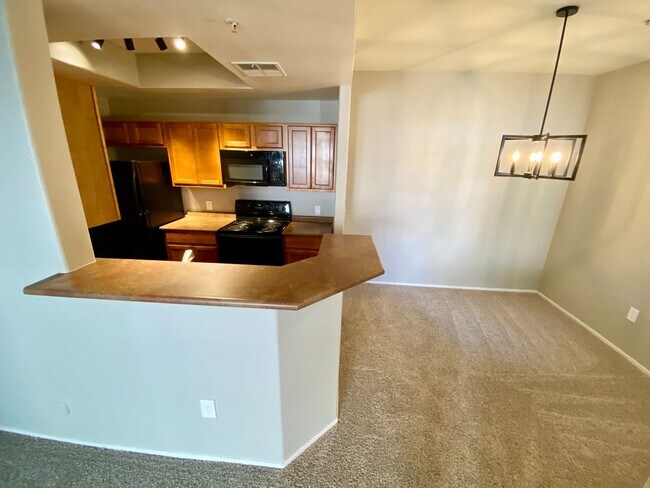 Building Photo - Ground Floor-One Bedroom in Lakewood