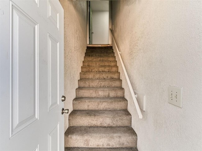 Building Photo - 817 SW 64th St