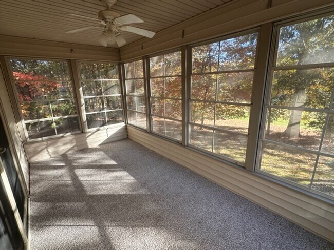 Building Photo - Golf Front Rental *Unfurnished*