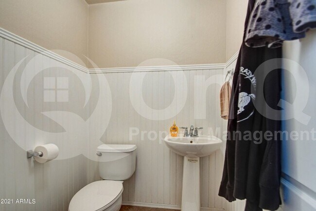 Building Photo - 4273 E Oakland St