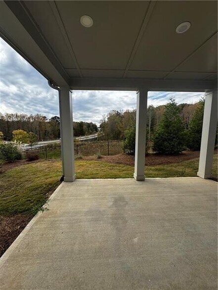 Building Photo - 1255 Westshore Dr