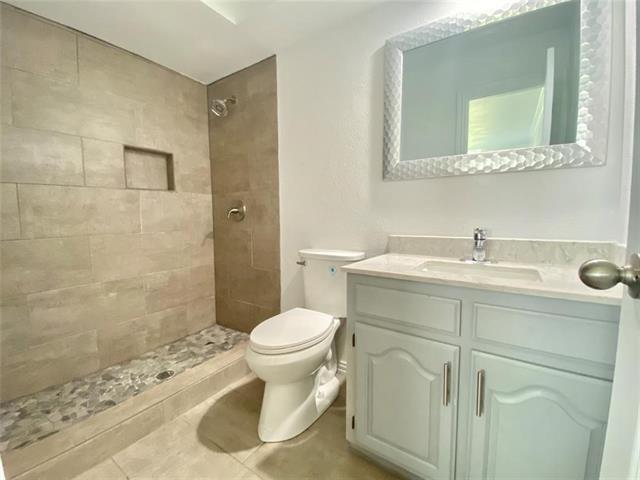 Building Photo - 2111 Wisteria St