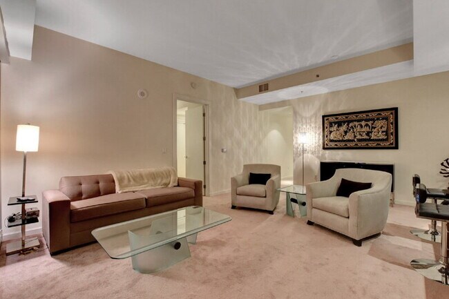 Building Photo - 4471 Dean Martin Dr