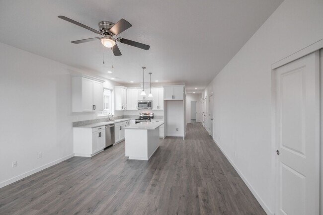 Building Photo - 2483-2485 Roll Tide Ct